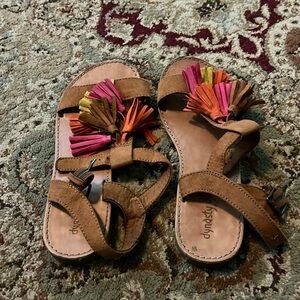 Dynasty sandals